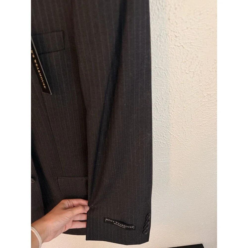 Men's Wearhouse Modern Fit Black Pinstripe Wool Single-Breasted Suit Jacket 44R